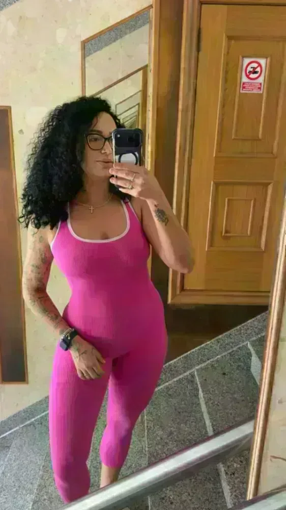 paola-613677079-mujer-en-burela-guapa-y-atractiva-una-diosa-cachonda-y-caliente