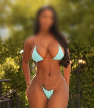 melanie-633294341-melanie-fiestera-y-divertida-mulata
