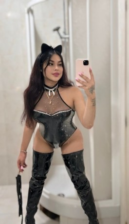 andrea-643556105-andrea-una-joven-honesta-atenta-mido-158