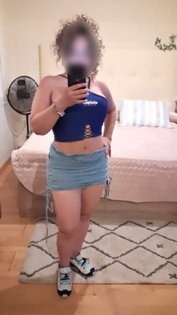 karol-624328893-experimentada-e-implicada-brasilena-en-rua-de-petin-624328893