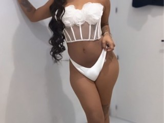luna-691249821-potente-chica-trans-muy-tentadora-y-morbosa