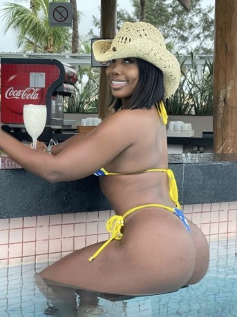 martina-631372235-negrita-muy-caliente-primera-vez-en-bilbao