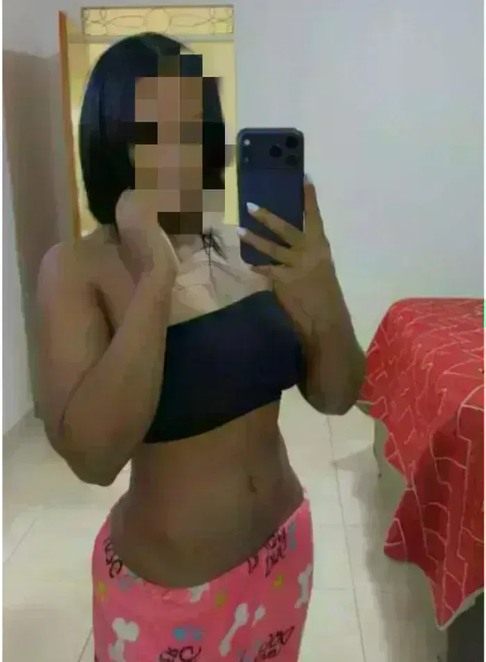 luna-742041768-fiestera-encantadora-mulata