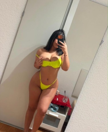 candy-637434319-soy-candy-venezolana-caliente-y-exotica