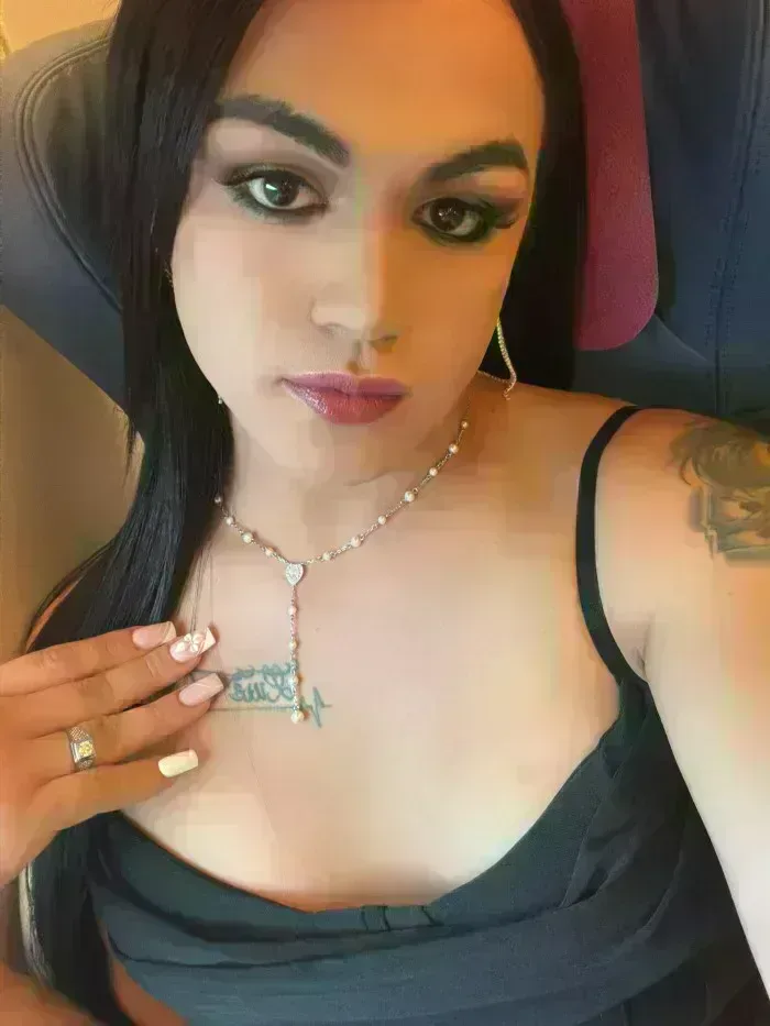 paola-632279680-chica-trans-real-25-anos-de-paso-por-unos-dias