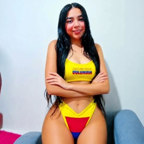 helena-603984869-nueva-helena-latina-recien-llegada