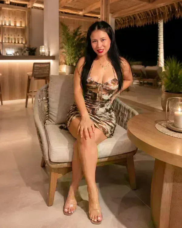 ariel-687721957-hermosa-latina-super-carinosa-687721957