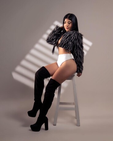 samantha-677333542-la-mujer-de-tus-suenos-muy-completa-en-pamplona