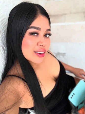 kendall-623566914-colombiana-jovencita-muy-sexy-y-entregada