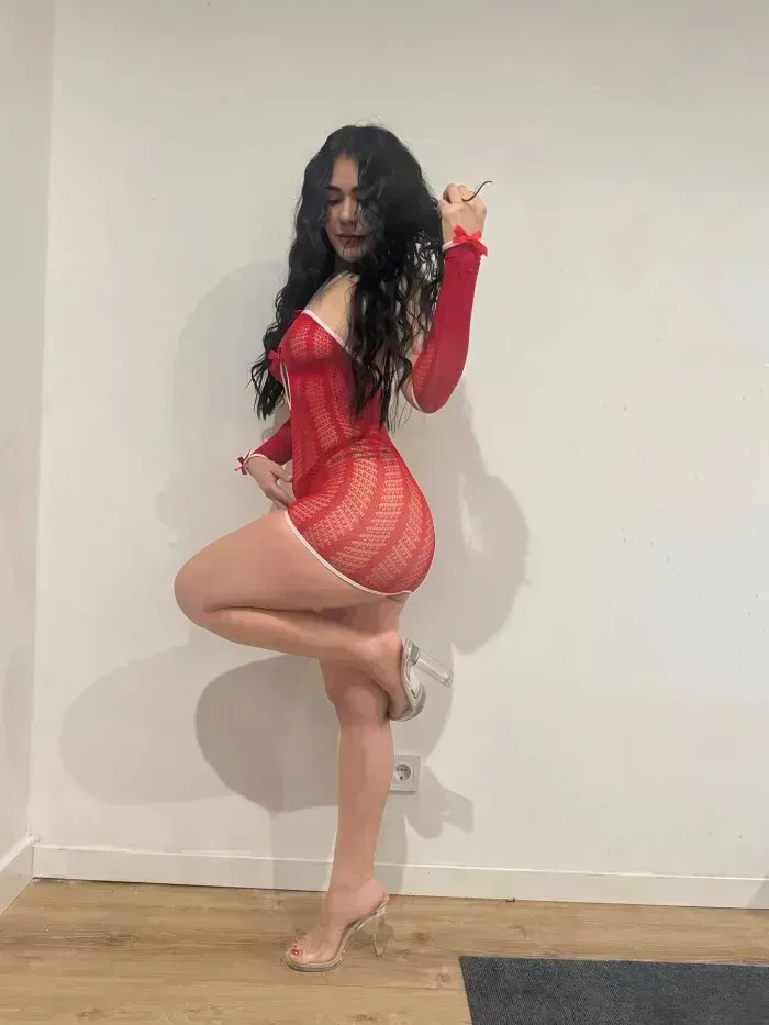 angie-604380423-angie-novedad-hermosa-latina-sexy-y-cachonda