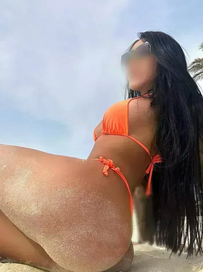 alisson-611353298-hermosa-colombiana-fiestera-mi-piso-tiene-aire-acondicionado