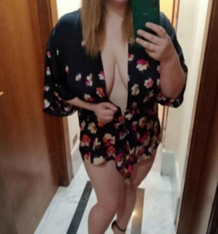 sandra-643756663-mas-de-100-en-hermosas-tetas-naturales