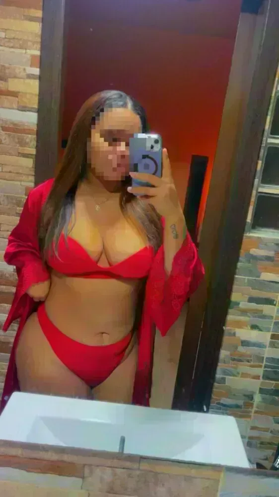 emily-643704359-mulata-de-ensueo-para-todonovedad-en-elche