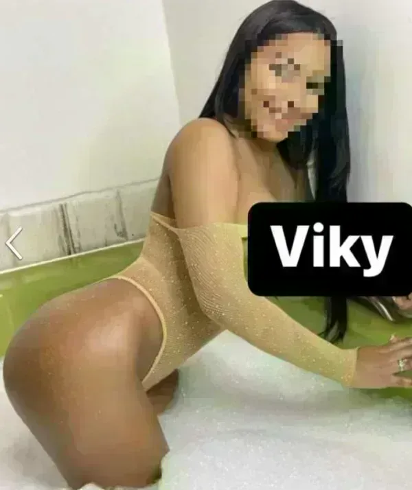 viky-676292247-de-vuelta-la-diosa-de-la-fiesta
