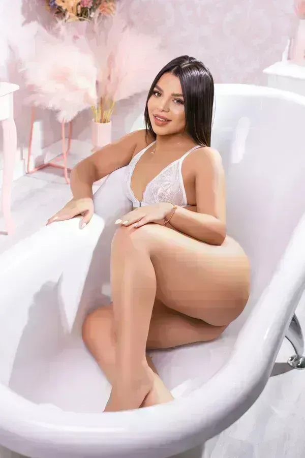 megan-603351927-megan-venezolana-21-anos-en-granada-centro-sagrario