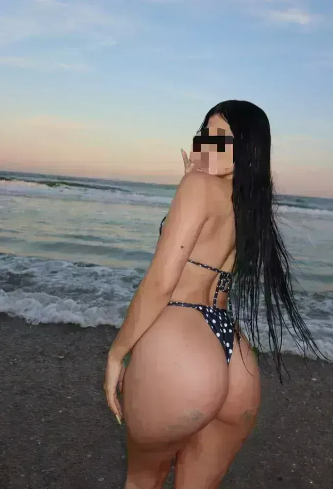 julie-613432406-la-jovencita-que-estabas-esperando-en-don-benito