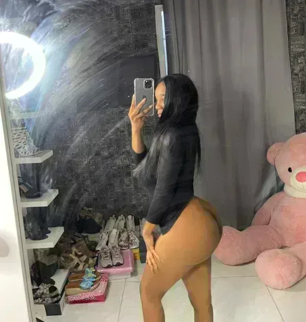 cati-600624982-negra-cachonda