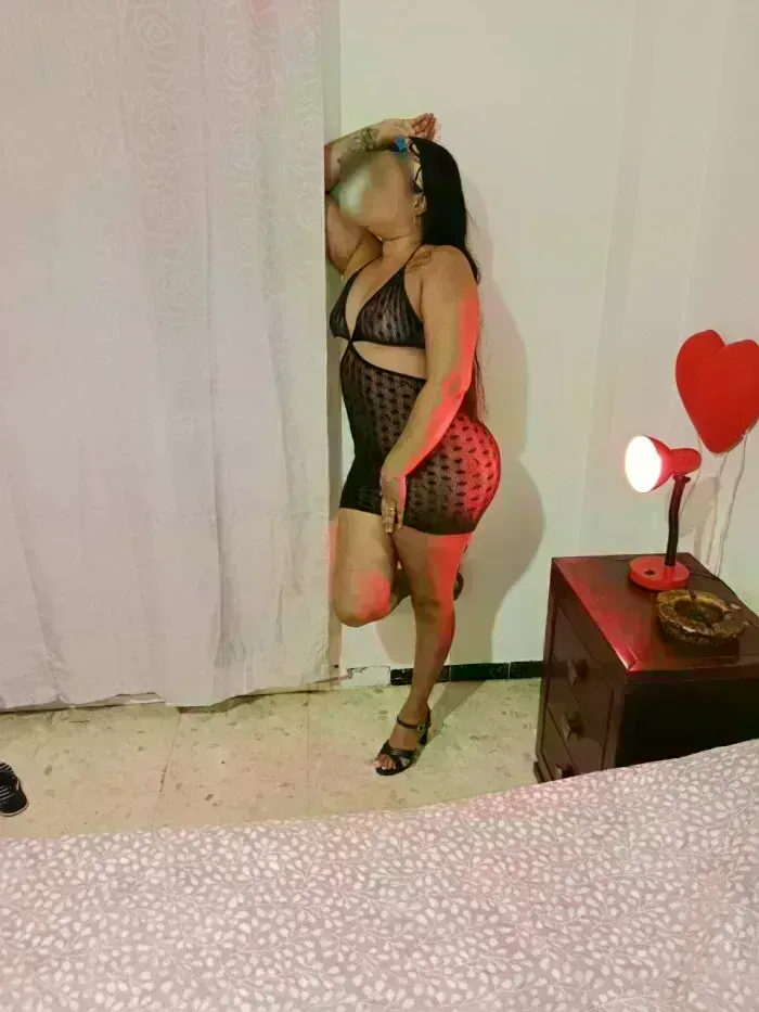 sara-627157479-sara-una-dominicana-fiestera-muy-caliente-24h