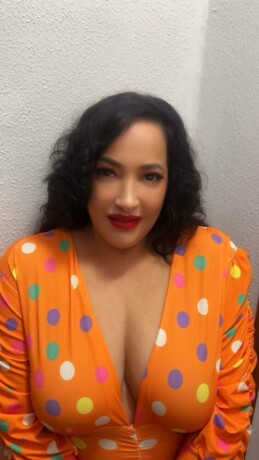 victoria-madura-611317522-cubana-madura-bonita-amistad-implicada