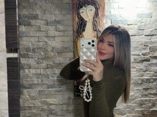 carolina-677706637-una-hermosa-joven