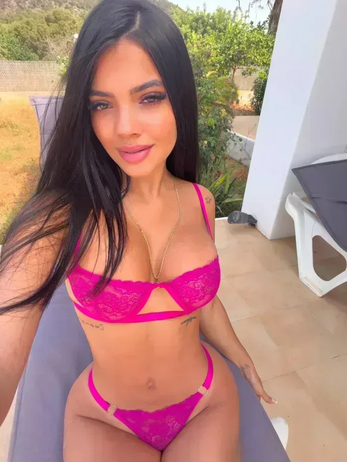 mafer-662047257-mafer-joven-colombiana-delgada-fiestera-en-ibiza