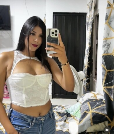 veronica-641615065-blanquita-como-tu-leche