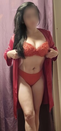 rous-632753161-espanolita-cachondaconito-bien-estrechita