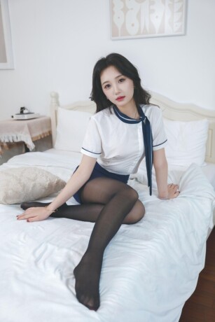lili-607021187-dulce-y-guapa-asiatica-te-espera