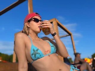 jaz-613383151-sensual-jovencita-en-vigo