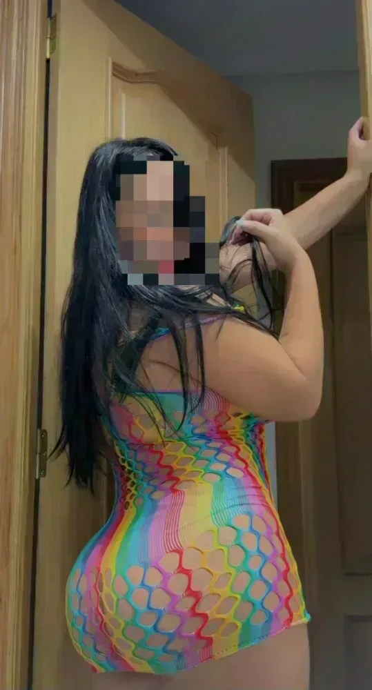 alana-643215351-bomba-sexy-juguetona-y-muy-fiestera
