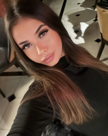 victoria-642026703-victoria-nueva-chica-ucraniana-en-roquetas-piso-discreto