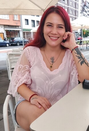 tania-604874197-espanola-madurita-garganta-profundagriego