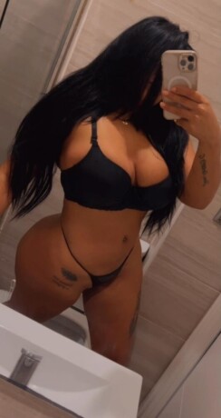 alicia-612405351-612405351-alicia-ardiente-y-juguetona