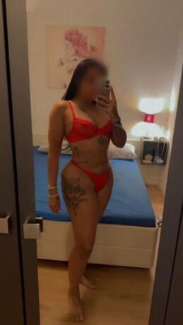 saray-642814485-saray-hernosa-latina-en-torrelavega