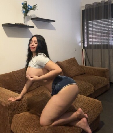 melany-en-figueres-631053440-latina-de-curvas-perfectas-muy-guarilla