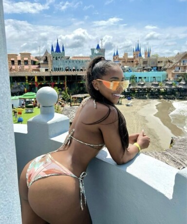 tati-667519745-fiestera-y-chupona-tatiana