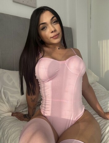 noemi-632992913-explosiva-scurtin-real-fiestera-la-reina-del-frances-natural