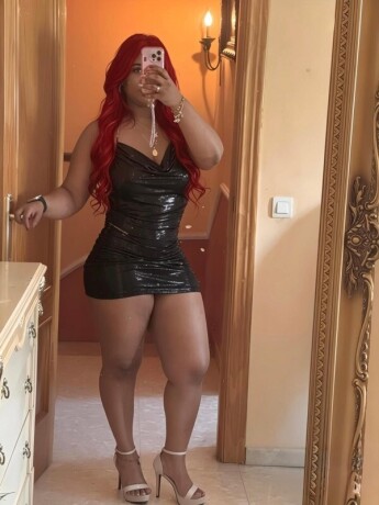 zoe-613832956-una-hermosa-joven-de-18-anos