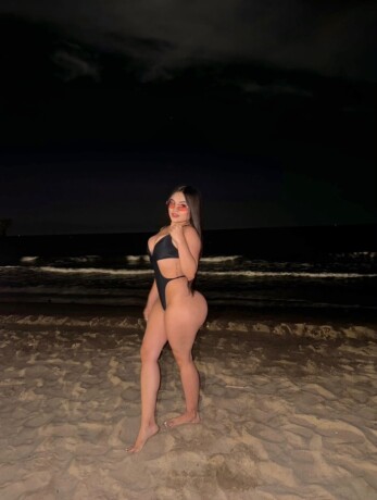 sara-666641522-jovencita-en-marbella-centro-piso-privado