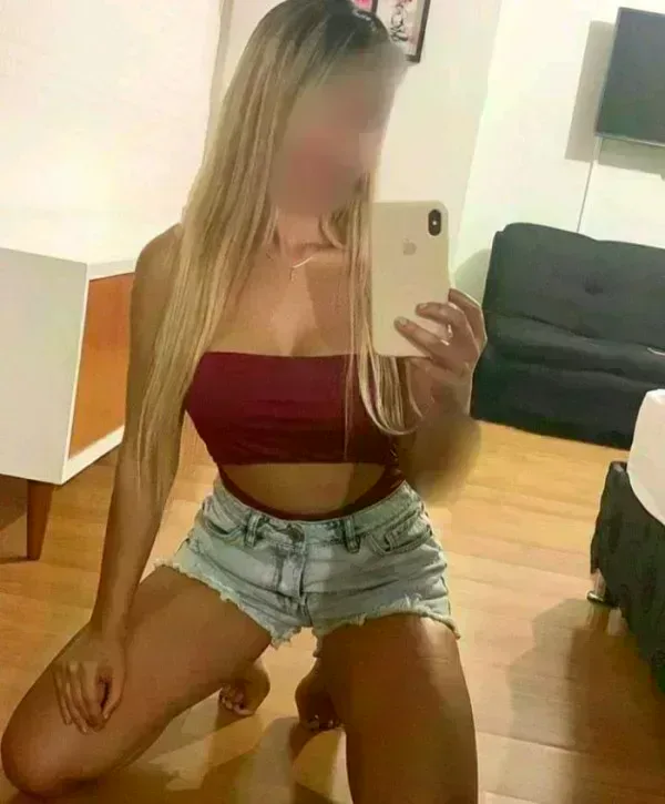 carla-613439386-novedad-rubia-guapisima-fiestera