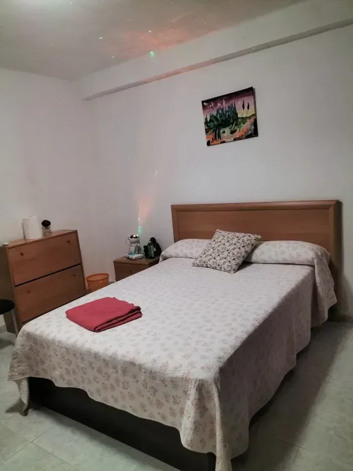 monica-642900956-alquilo-habitacion-en-reus