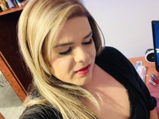 alejandra-745093840-fiestera-y-muy-cachonda
